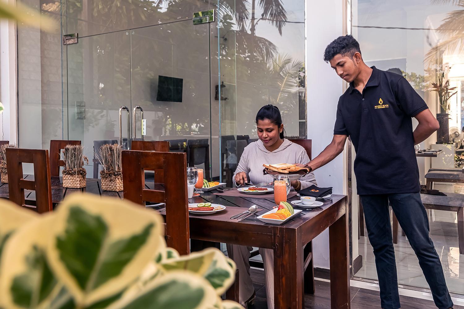 Beverly Beach Negombo Ngoại thất bức ảnh